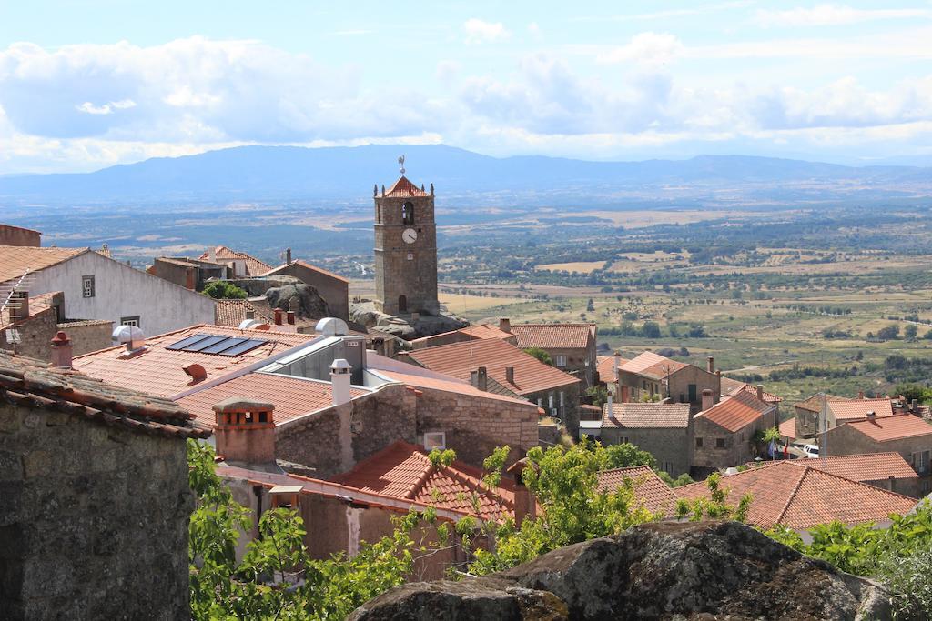 CASA DA TIA PIEDADE MONSANTO (Portugal) - de R$ 354